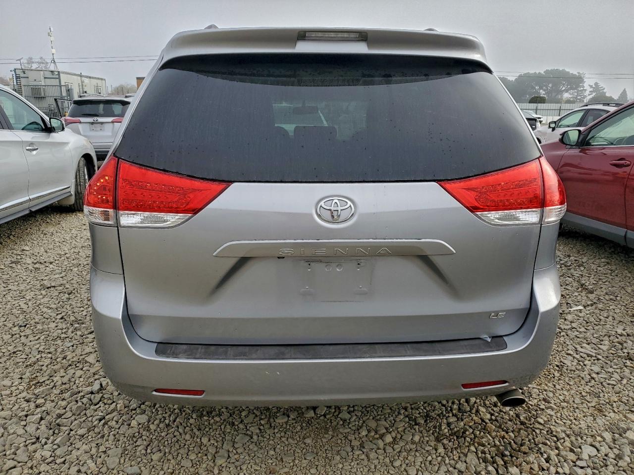 Lot #3316029331 2013 TOYOTA SIENNA LE