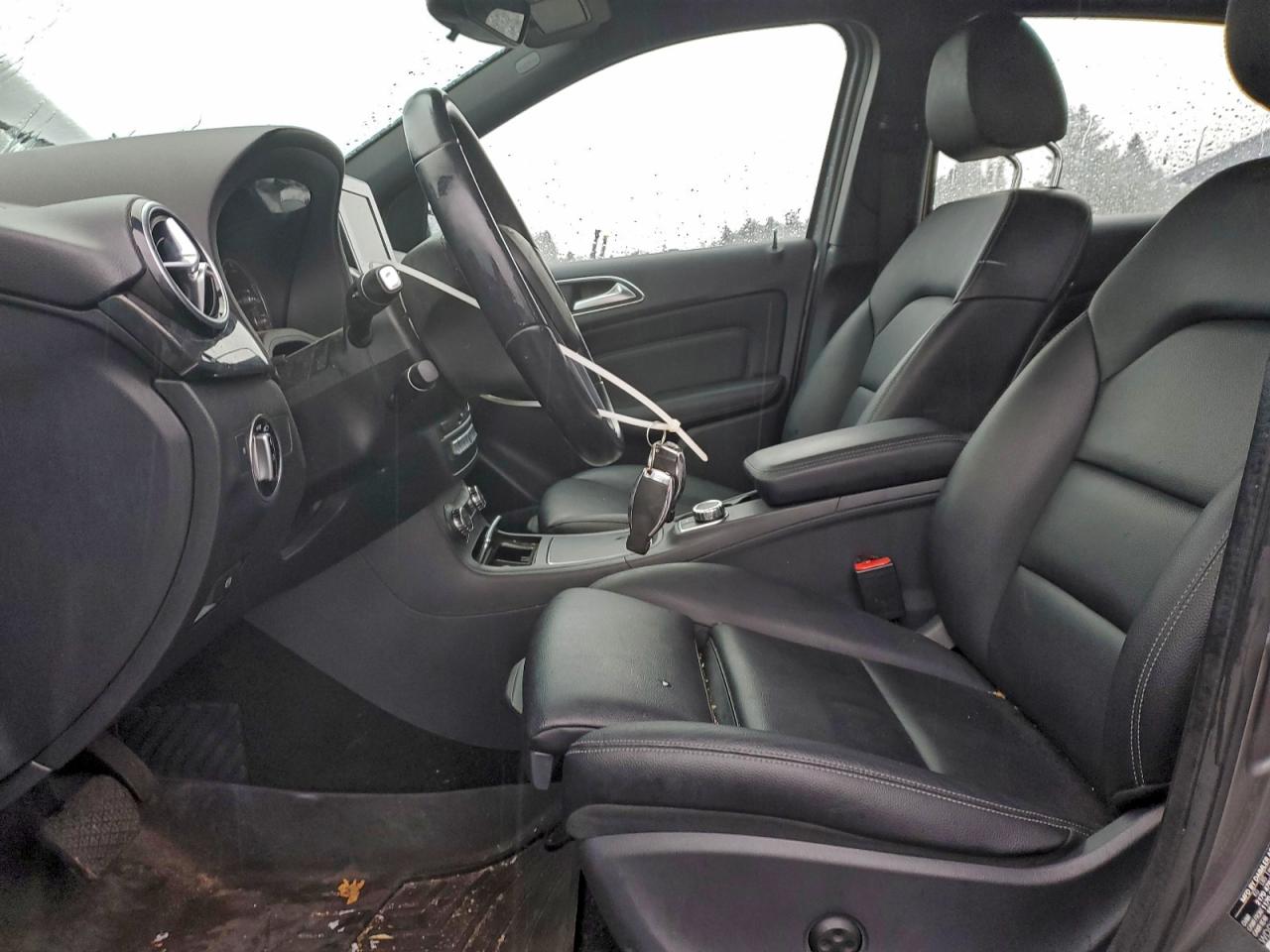 MERCEDES-BENZ B-CLASS 250E