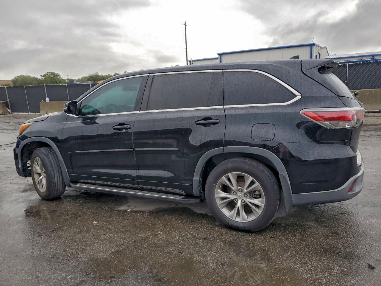 TOYOTA HIGHLANDER LE