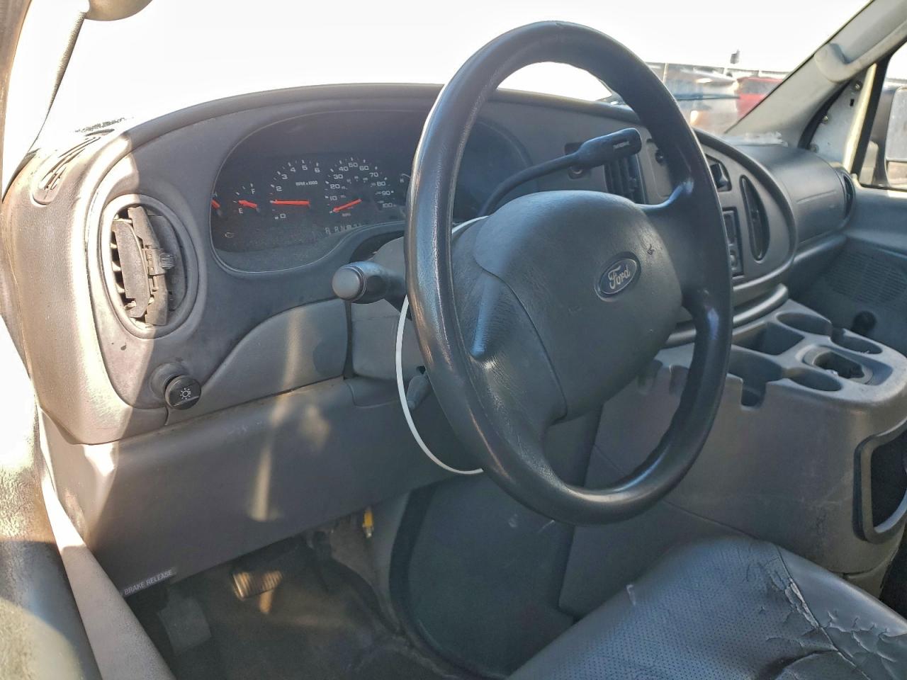 Lot #3317800075 2004 FORD E250