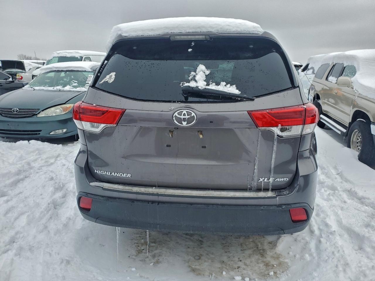 TOYOTA HIGHLANDER SE