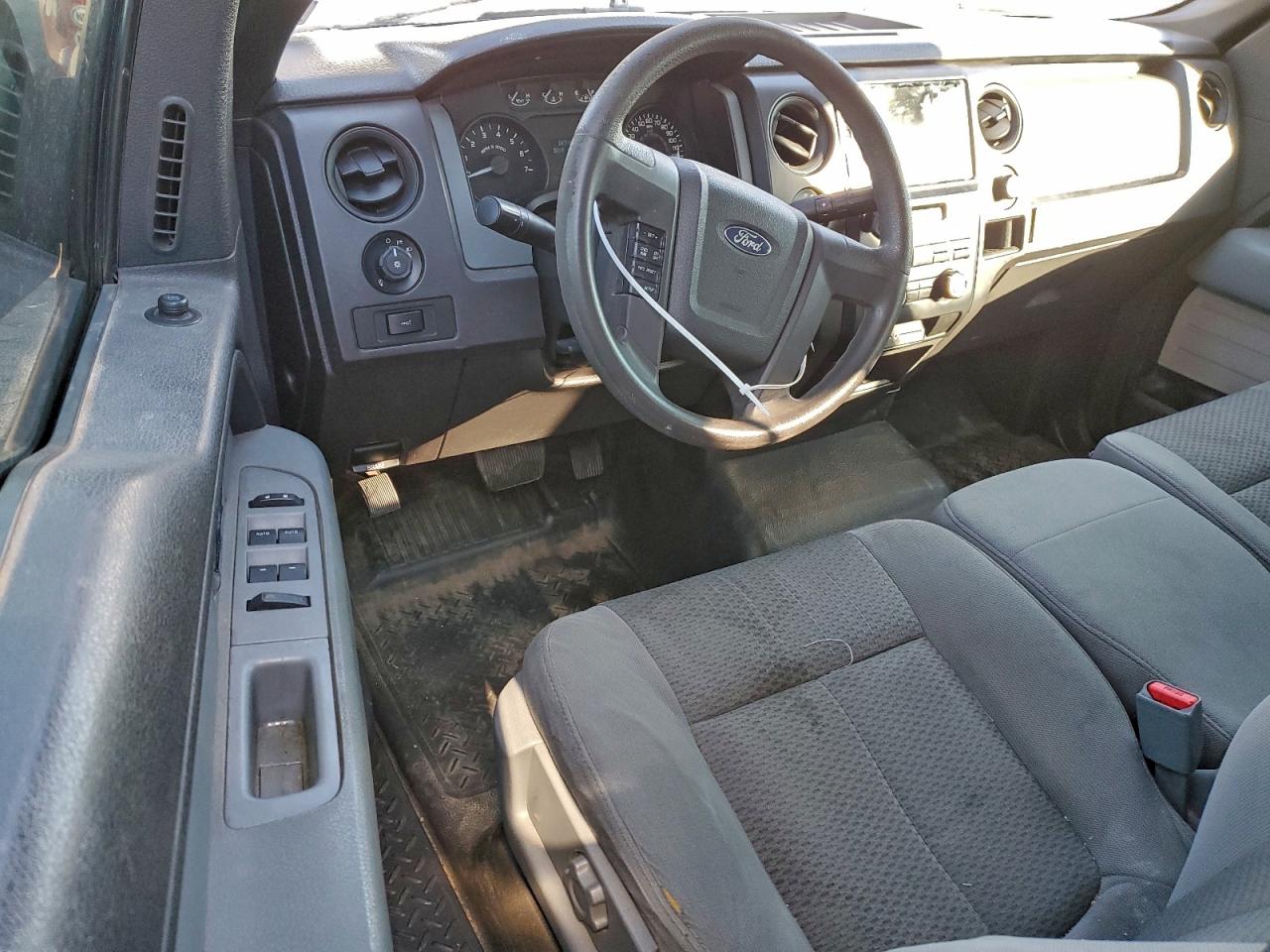 FORD F-150 SUPER CAB