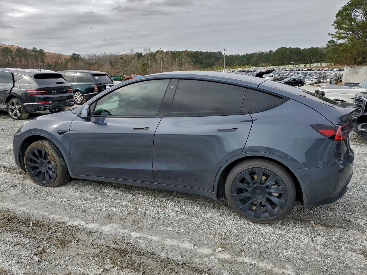 TESLA MODEL Y