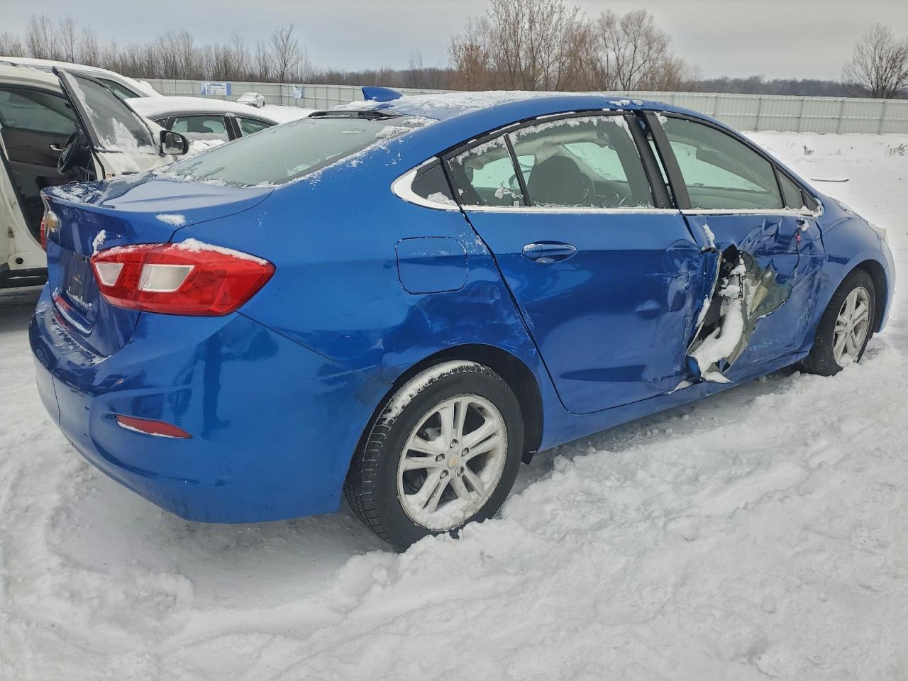 Lot #3310453351 2016 CHEVROLET CRUZE LT