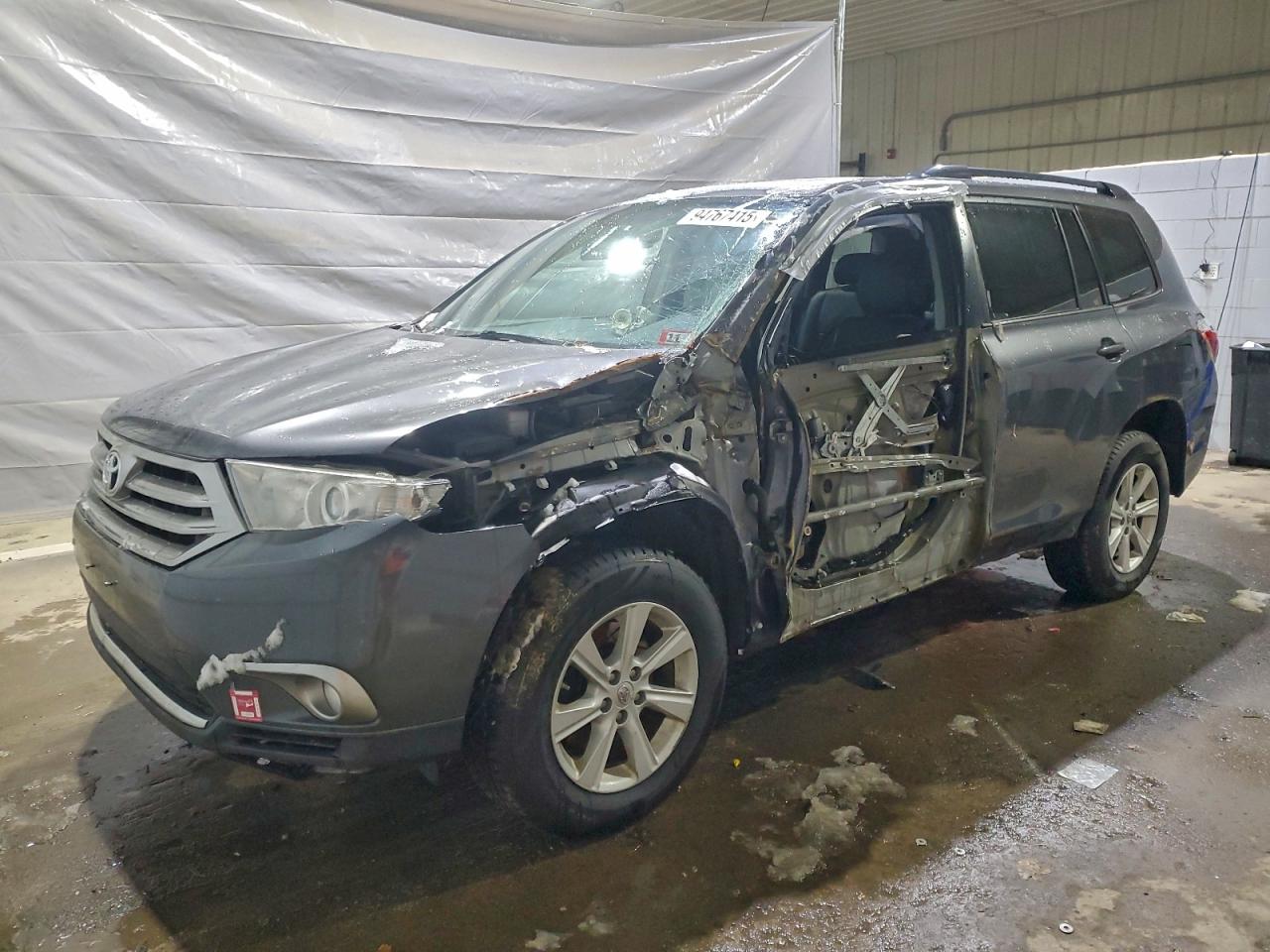 TOYOTA HIGHLANDER BASE