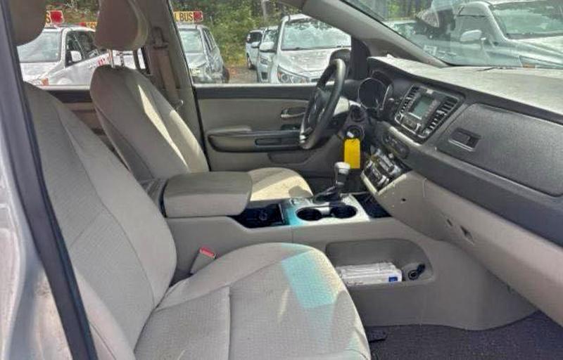 2017 KIA SEDONA L #3301623628