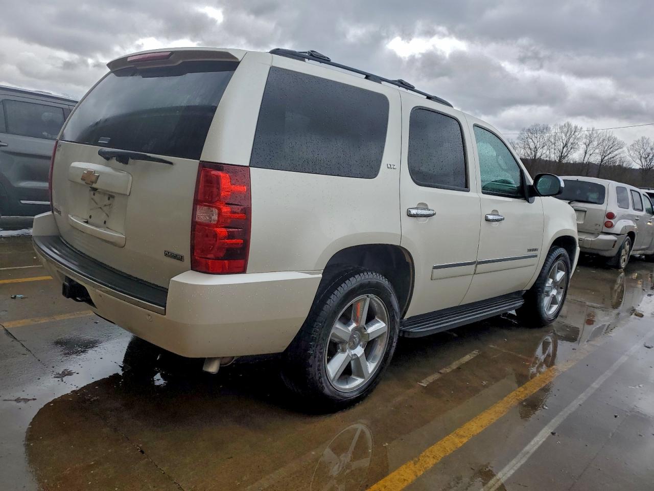 CHEVROLET TAHOE C1500 LTZ