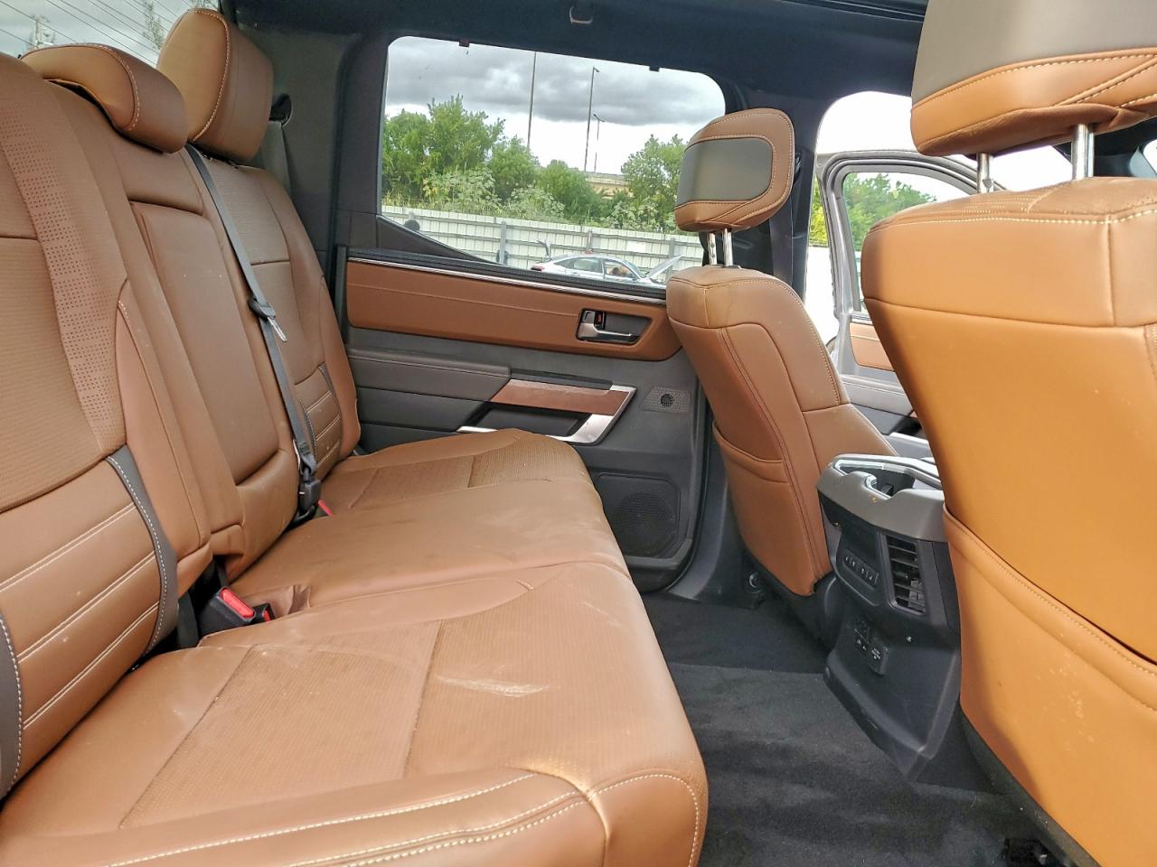 TOYOTA TUNDRA CREWMAX PLATINUM