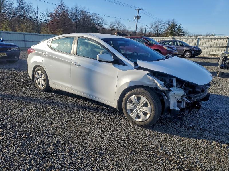 2016 HYUNDAI ELANTRA SE #3310537043