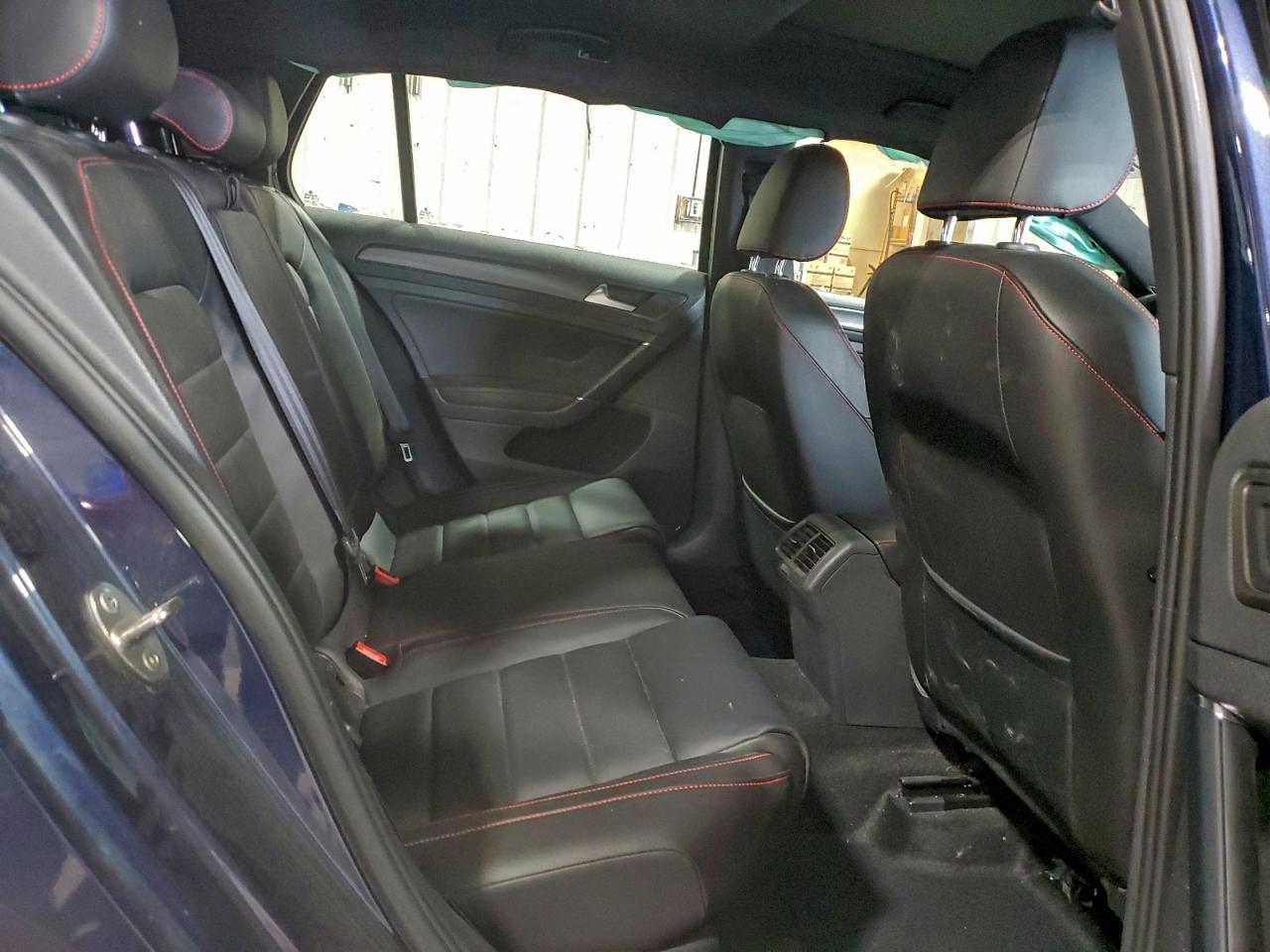 VOLKSWAGEN GOLF GTI S