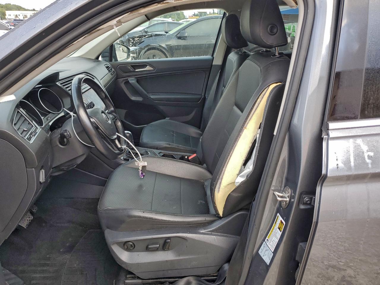 Lot #3312272789 2019 VOLKSWAGEN TIGUAN SE