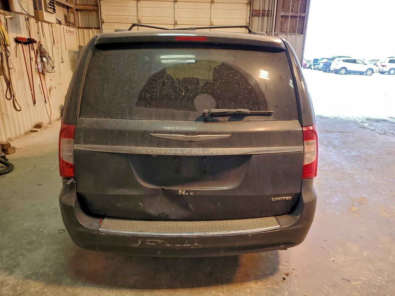 CHRYSLER TOWN & COUNTRY LIMITED