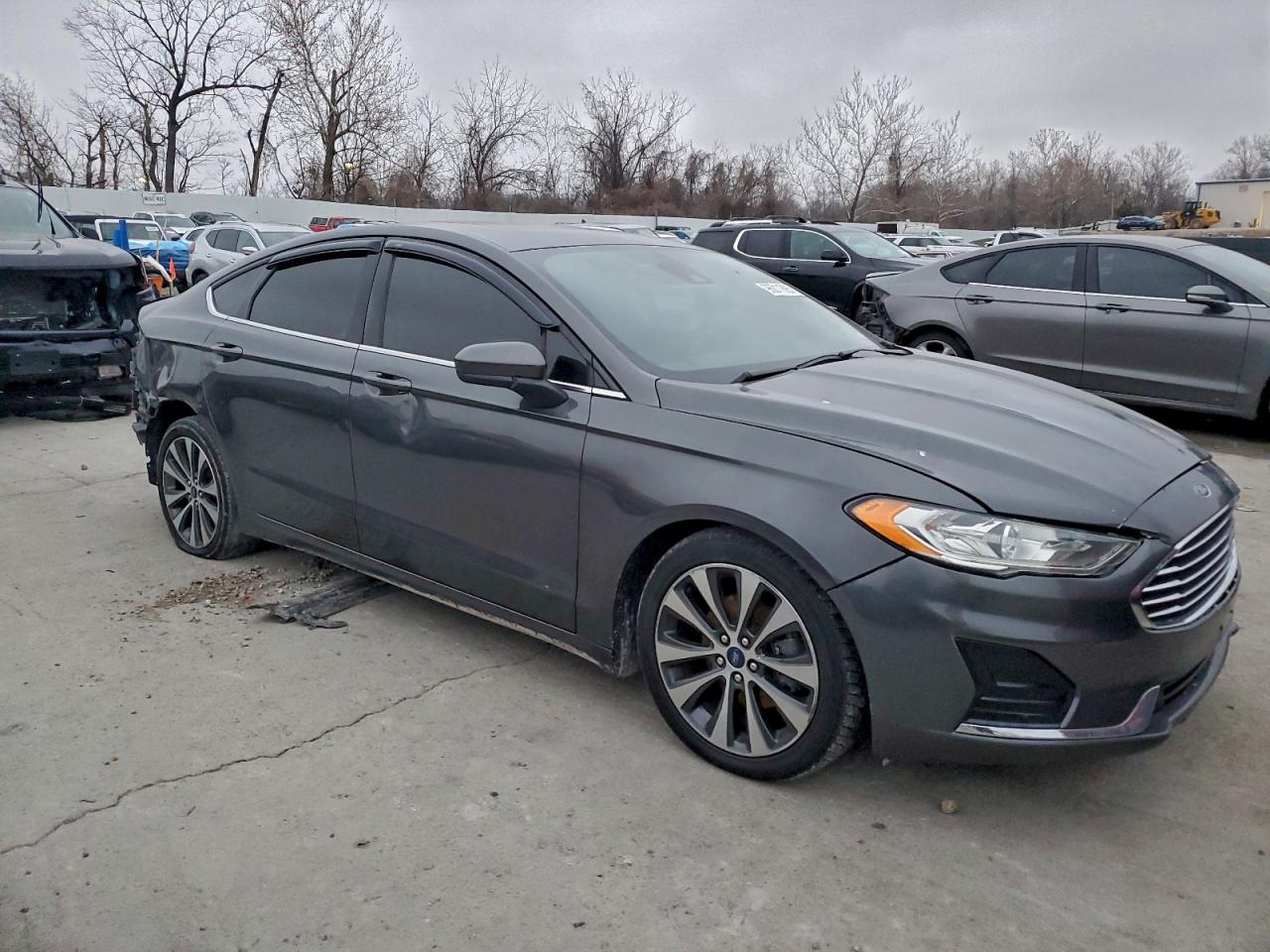 FORD FUSION SE