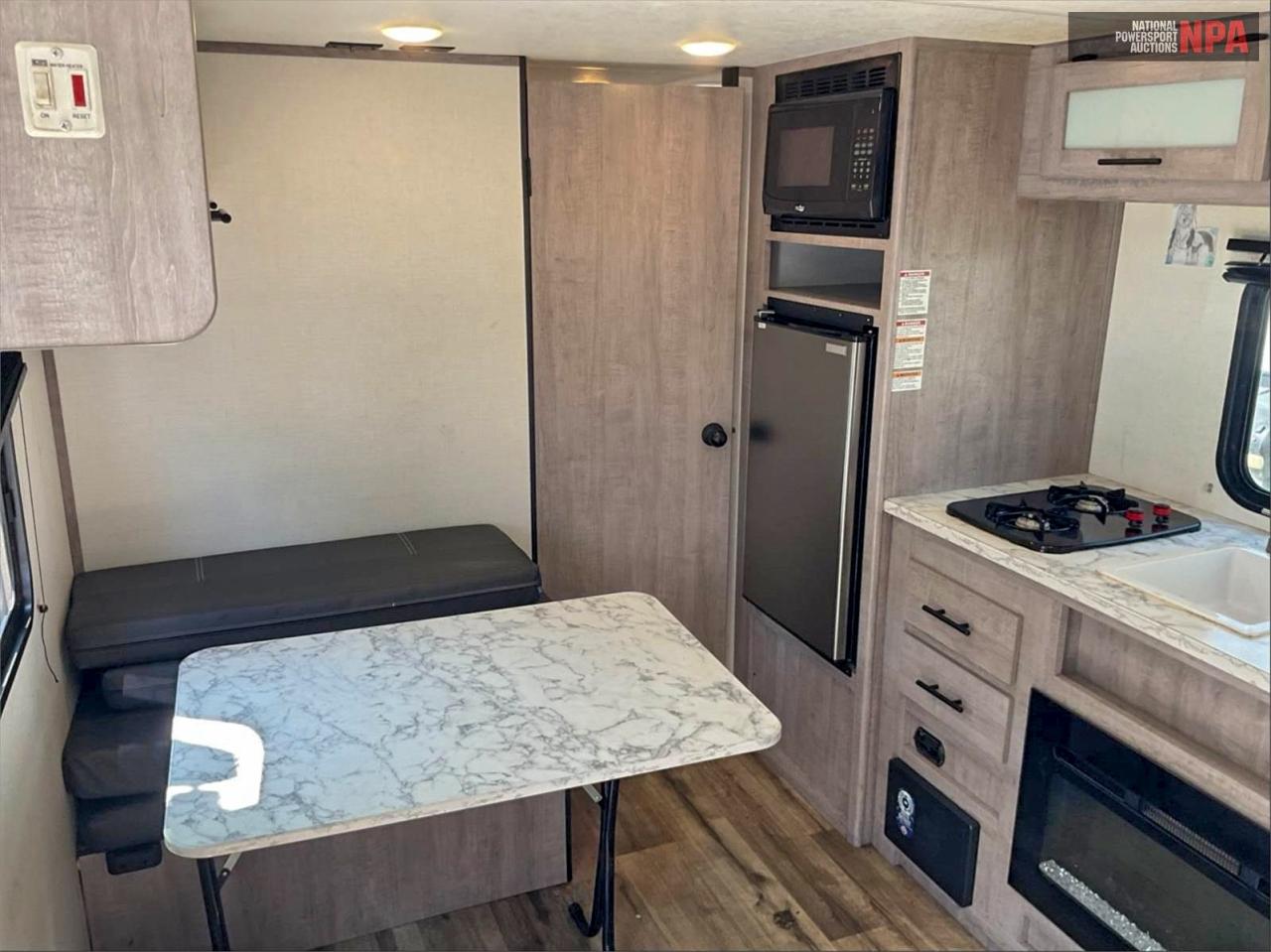 Lot #3302728108 2024 COLEMAN LANTERN