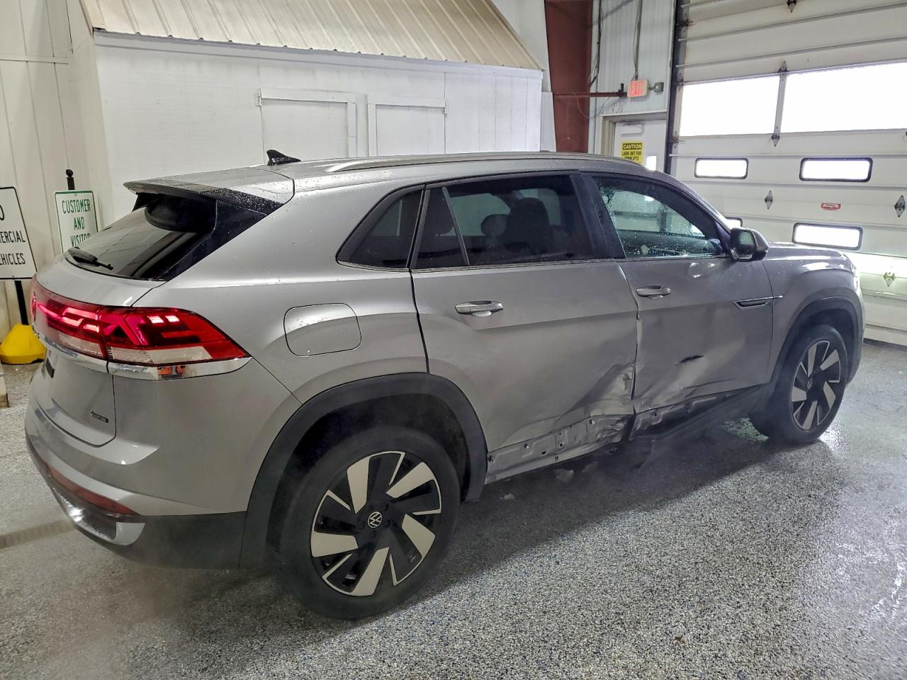 VOLKSWAGEN ATLAS CROSS SPORT SE