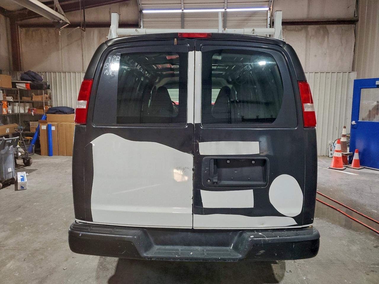 Lot #3308367310 2021 CHEVROLET EXPRESS G2