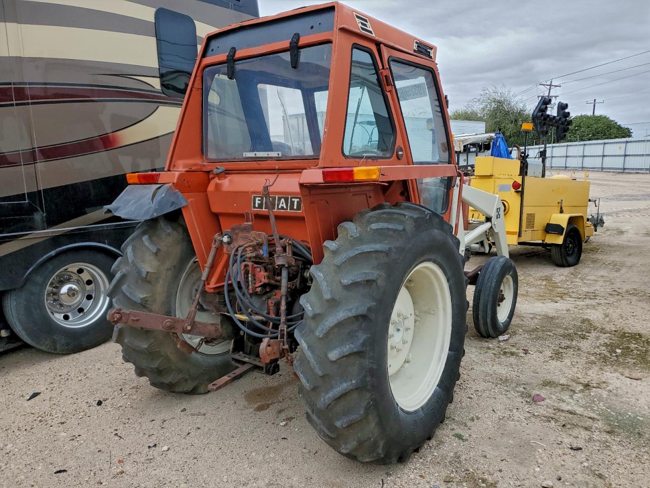 Lot #3302677048 1980 FIAT TRACTOR
