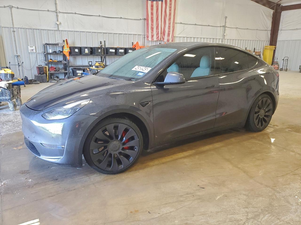 TESLA MODEL Y