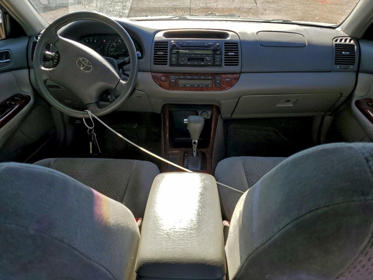 Lot #3316016788 2004 TOYOTA CAMRY LE