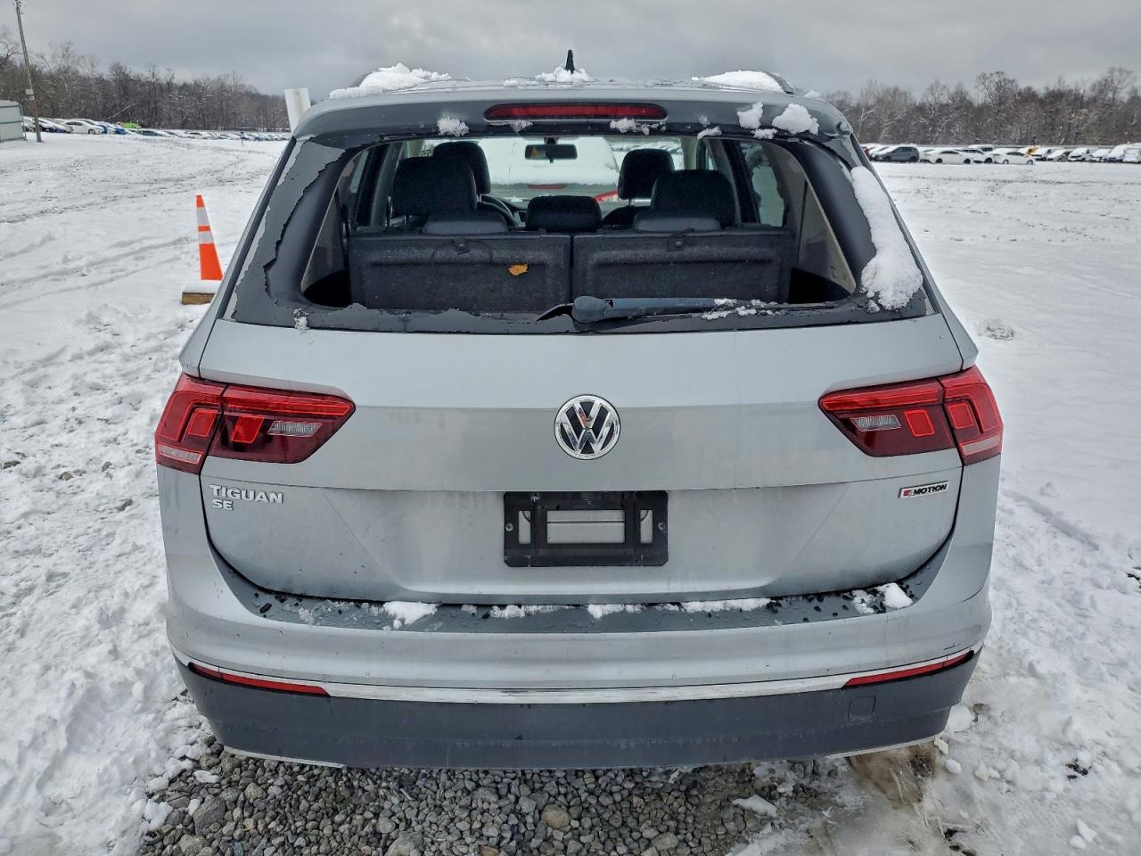 VOLKSWAGEN TIGUAN SE