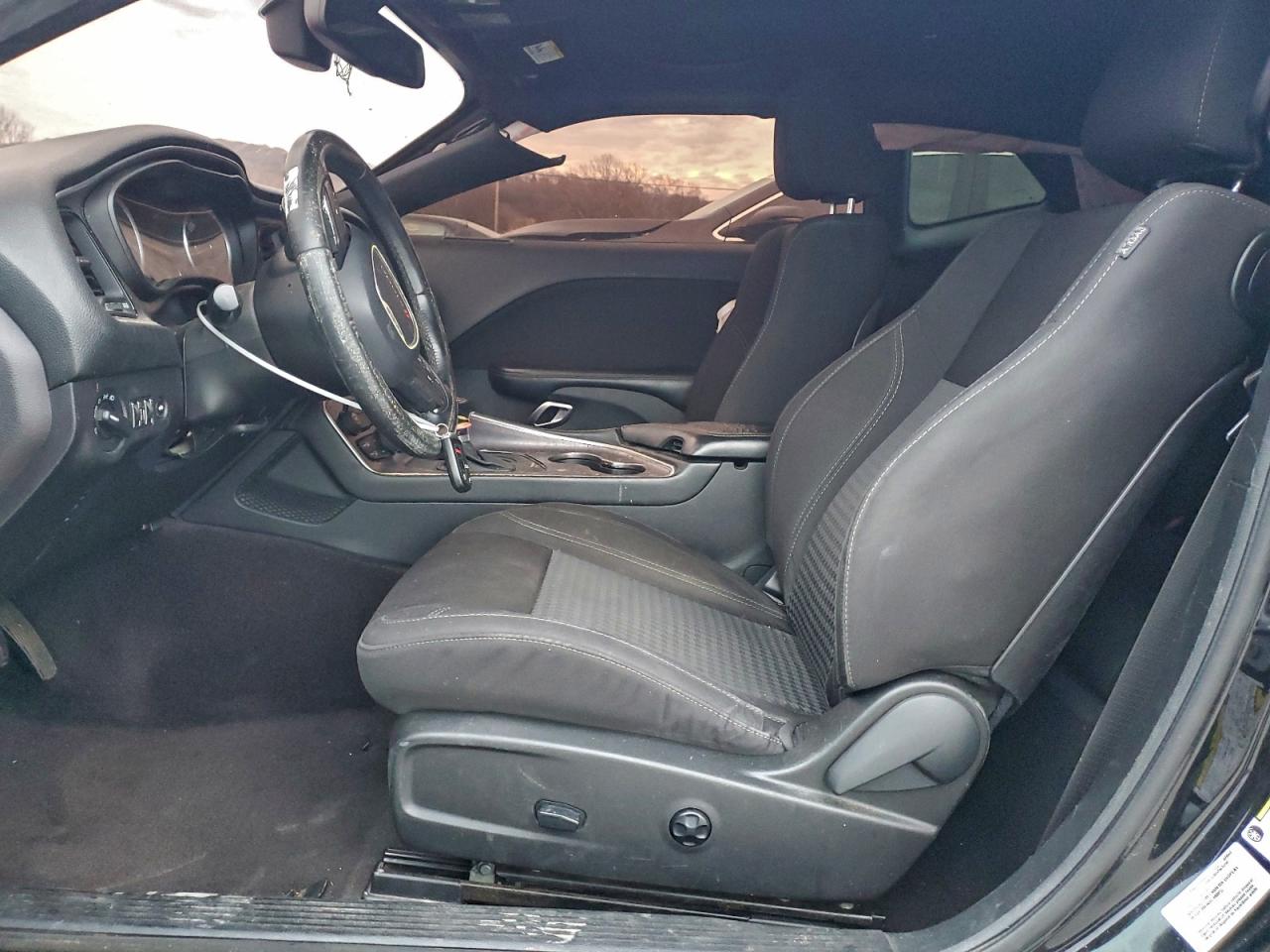 DODGE CHALLENGER SXT