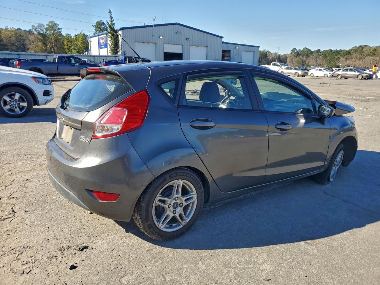 Lot #3317917905 2018 FORD FIESTA SE