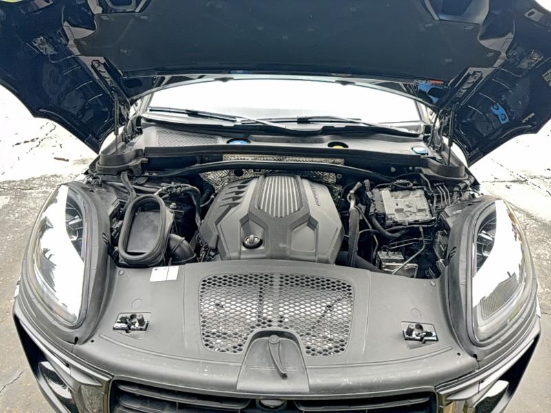 2024 PORSCHE MACAN BASE #3309172714