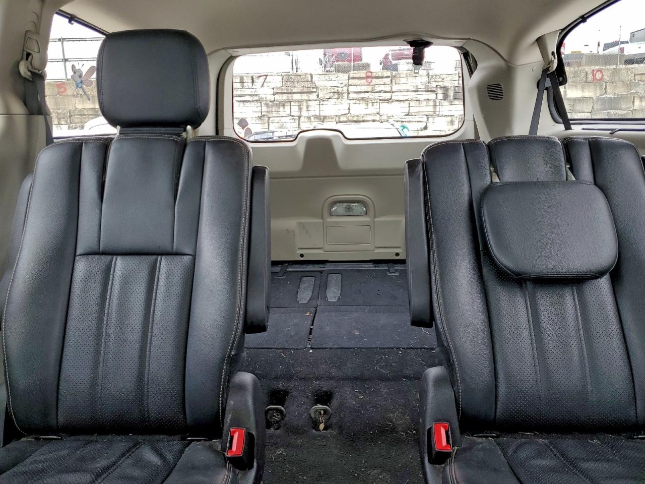 CHRYSLER TOWN & COUNTRY TOURING L