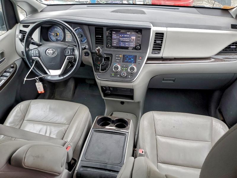 2019 TOYOTA SIENNA XLE #3305355329