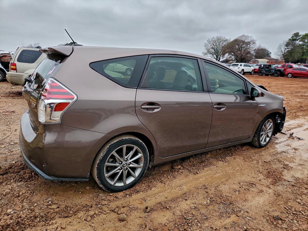 TOYOTA PRIUS V