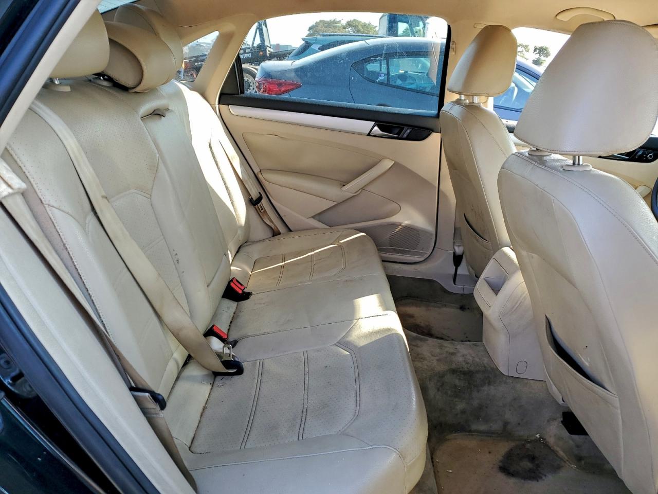 VOLKSWAGEN PASSAT SE