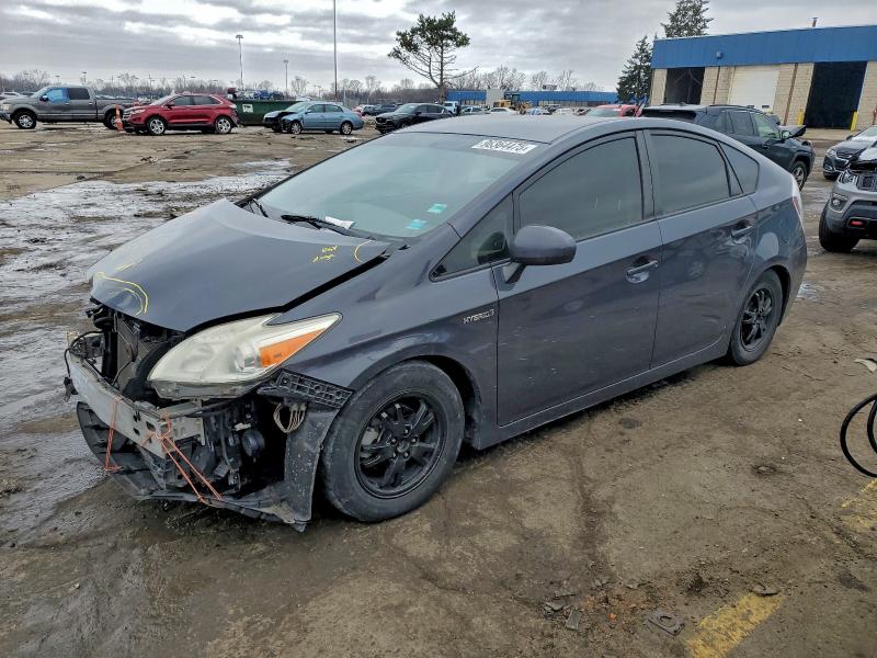 2013 TOYOTA PRIUS #3318903943