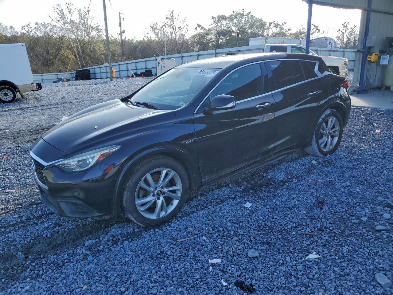 INFINITI QX30 BASE