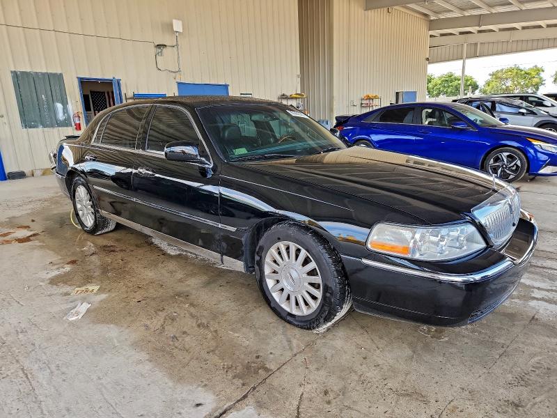 2003 LINCOLN TOWN CAR S #3317793125