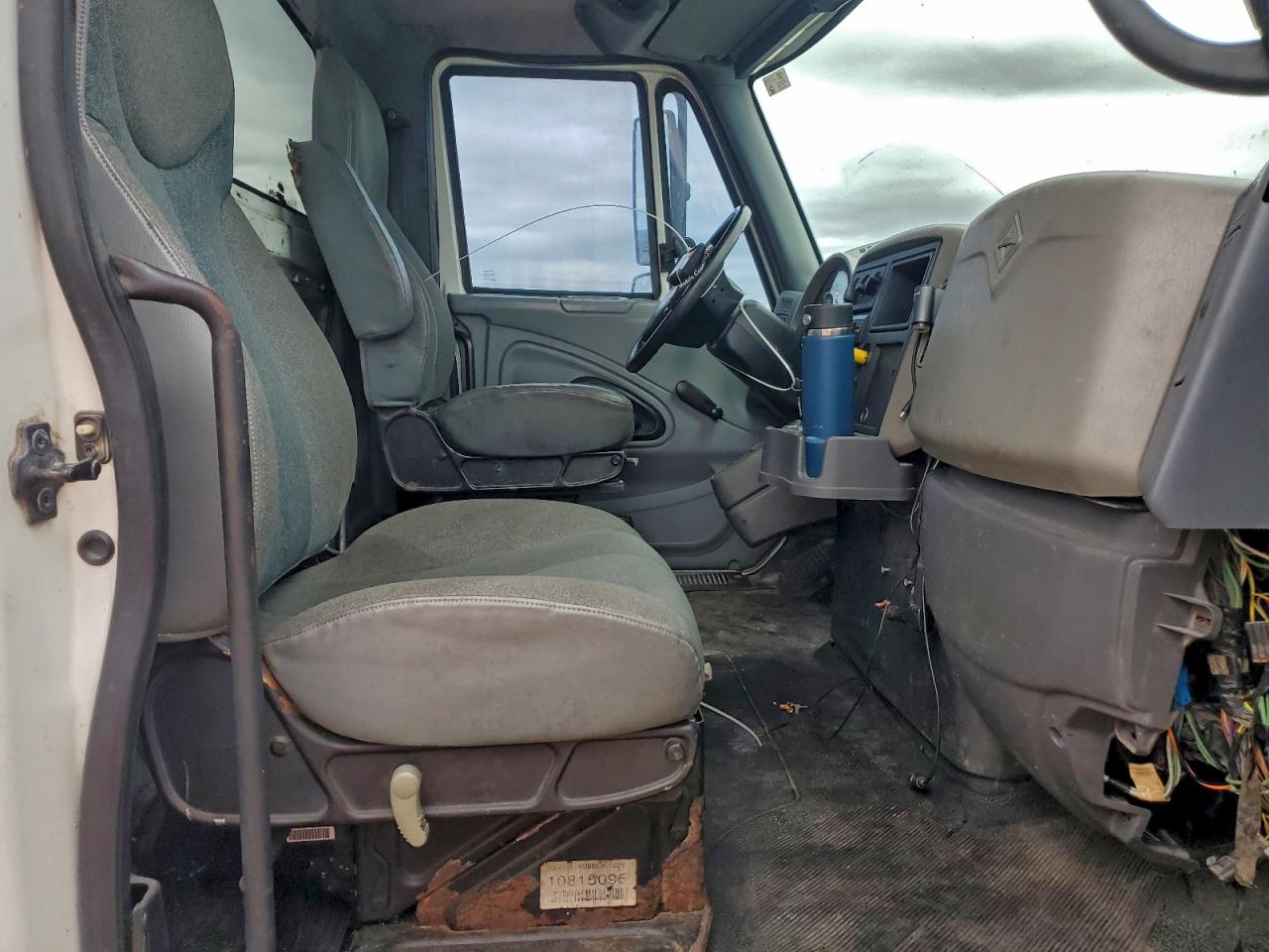 Lot #3315689712 2019 INTERNATIONAL 4300