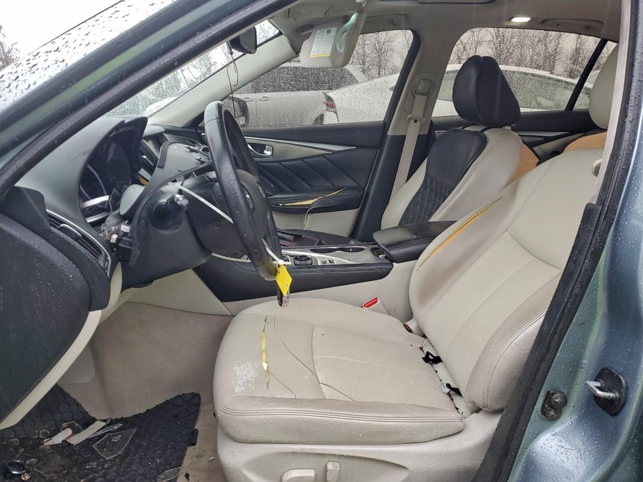 INFINITI Q50 PREMIUM