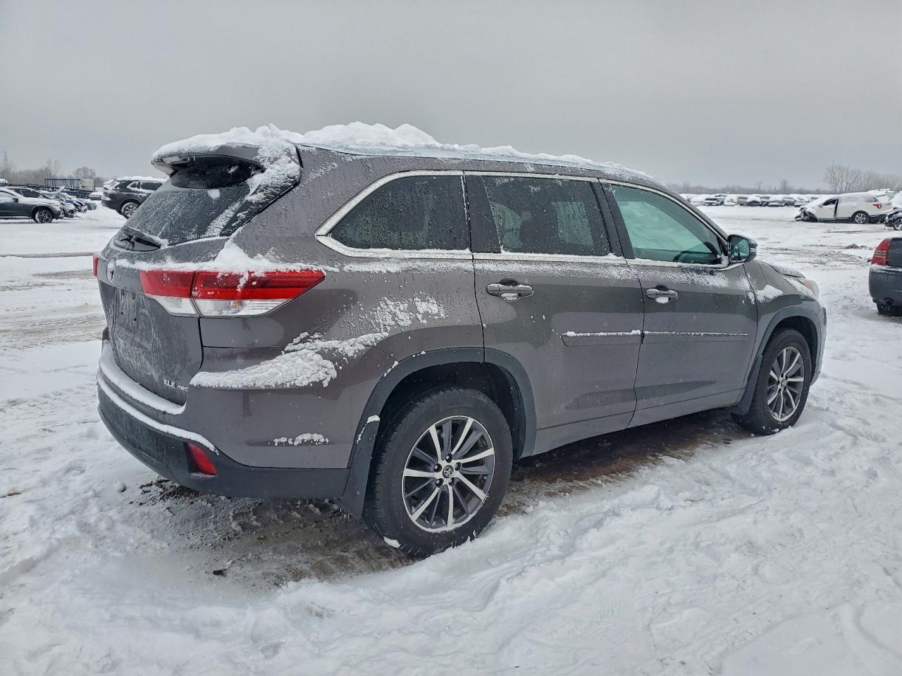 TOYOTA HIGHLANDER SE