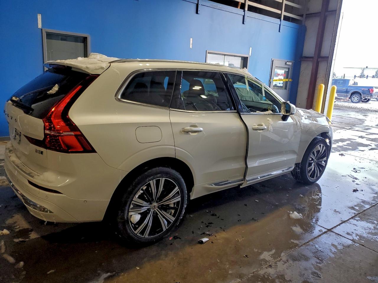 VOLVO XC60 PLUS