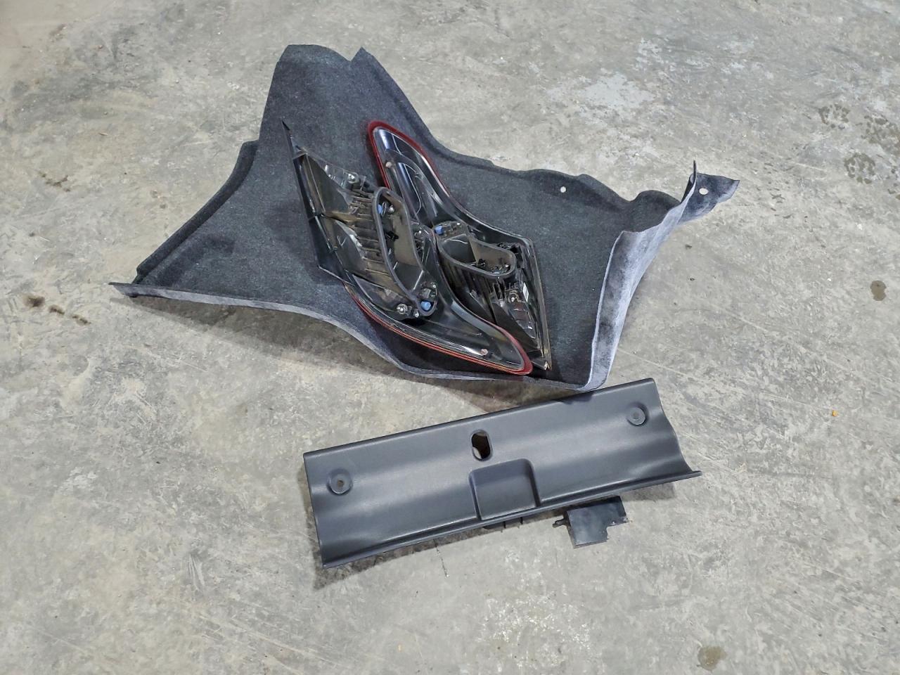 Lot #3317760110 2019 NISSAN VERSA S