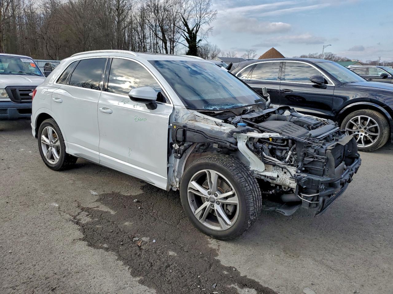 AUDI Q3 PREMIUM S LINE