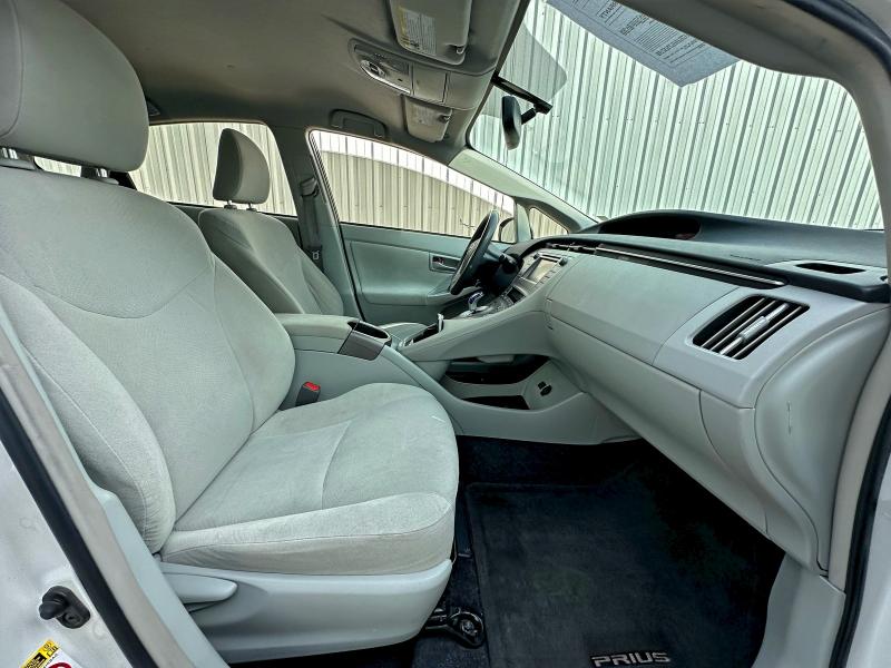 2015 TOYOTA PRIUS #3308206178