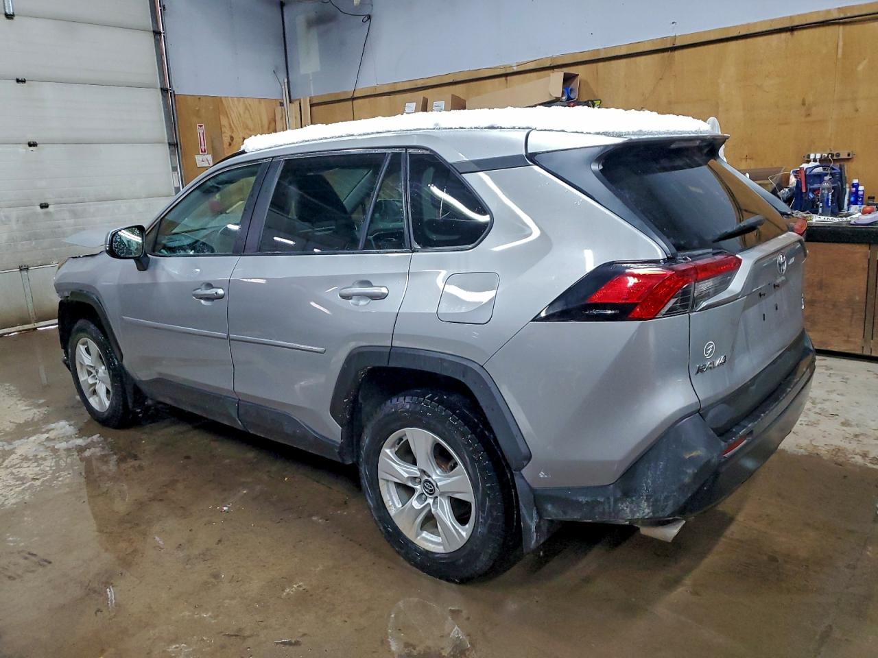 TOYOTA RAV4 XLE