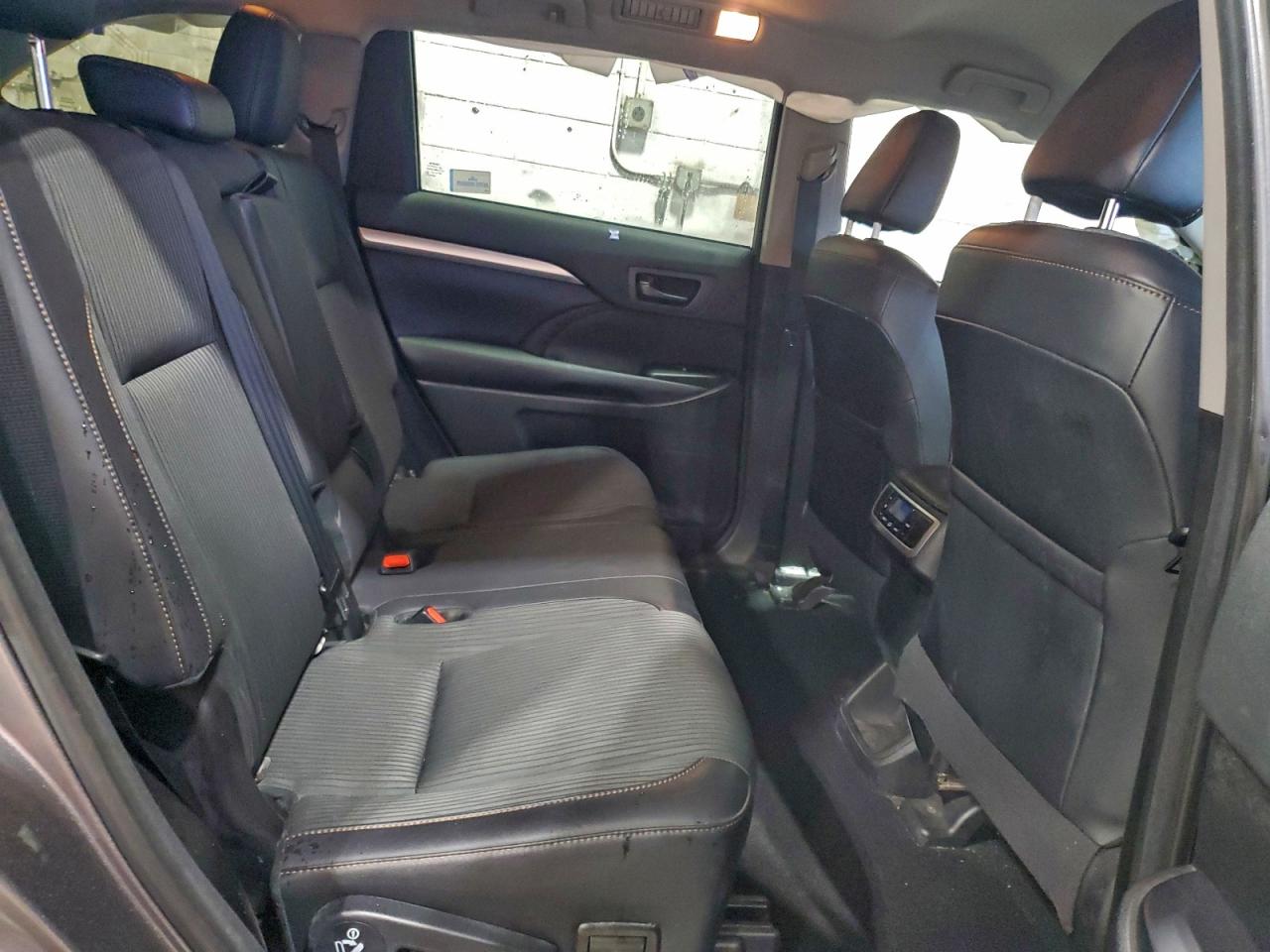 TOYOTA HIGHLANDER LE