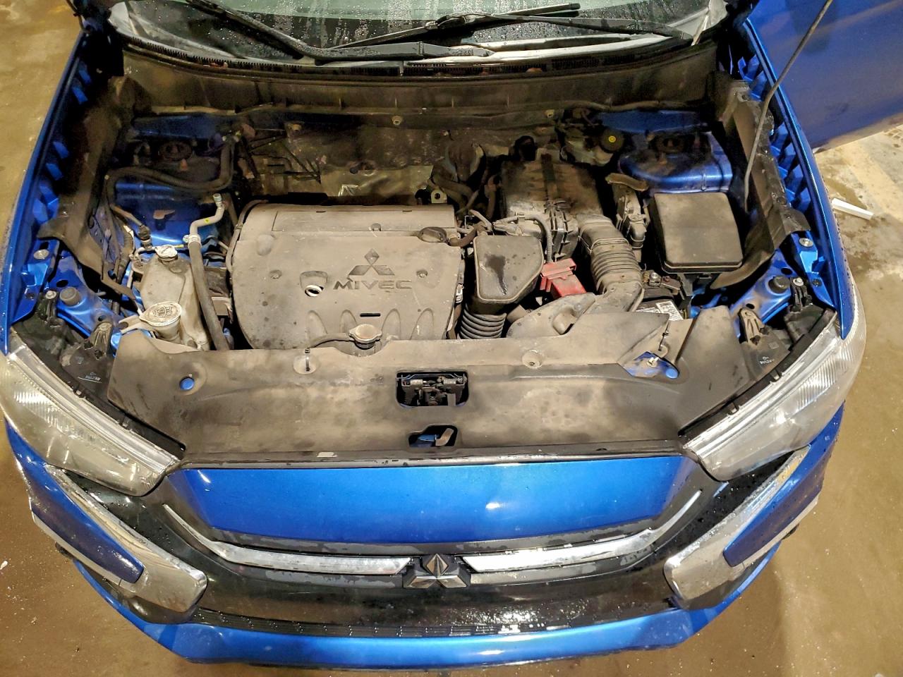 MITSUBISHI OUTLANDER ES