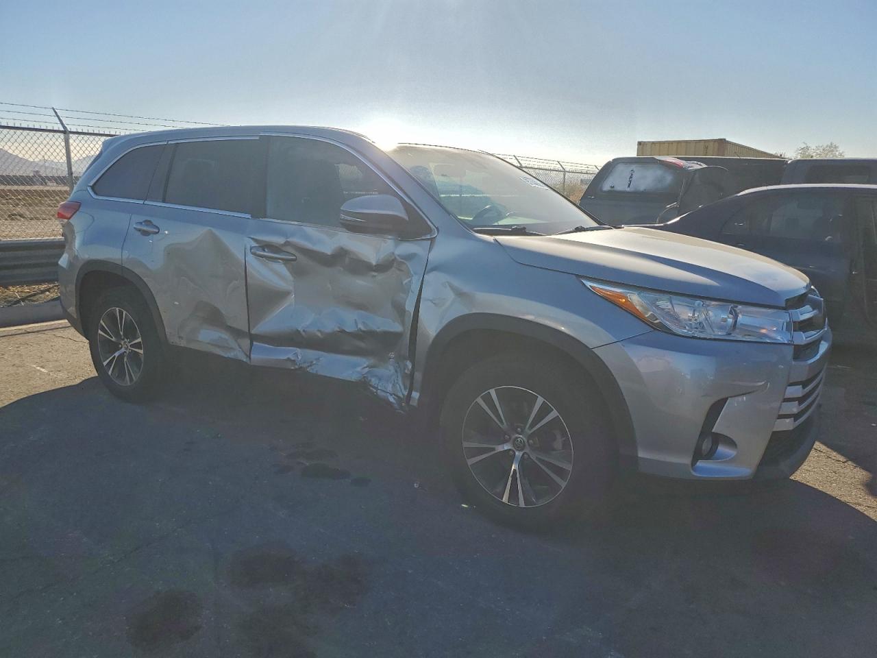 TOYOTA HIGHLANDER LE