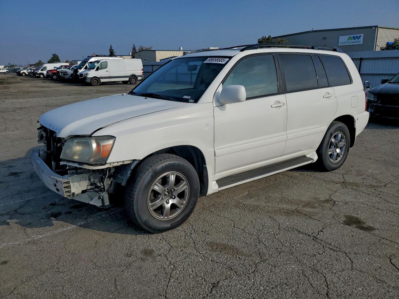 Lot #3304812643 2004 TOYOTA HIGHLANDER