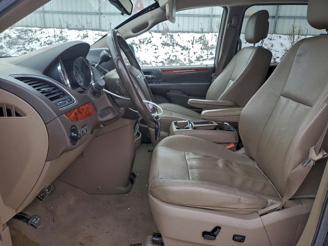 CHRYSLER TOWN & COUNTRY TOURING