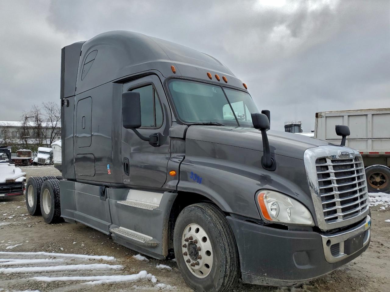 Lot #3308298183 2018 FREIGHTLINER CASCADIA 1