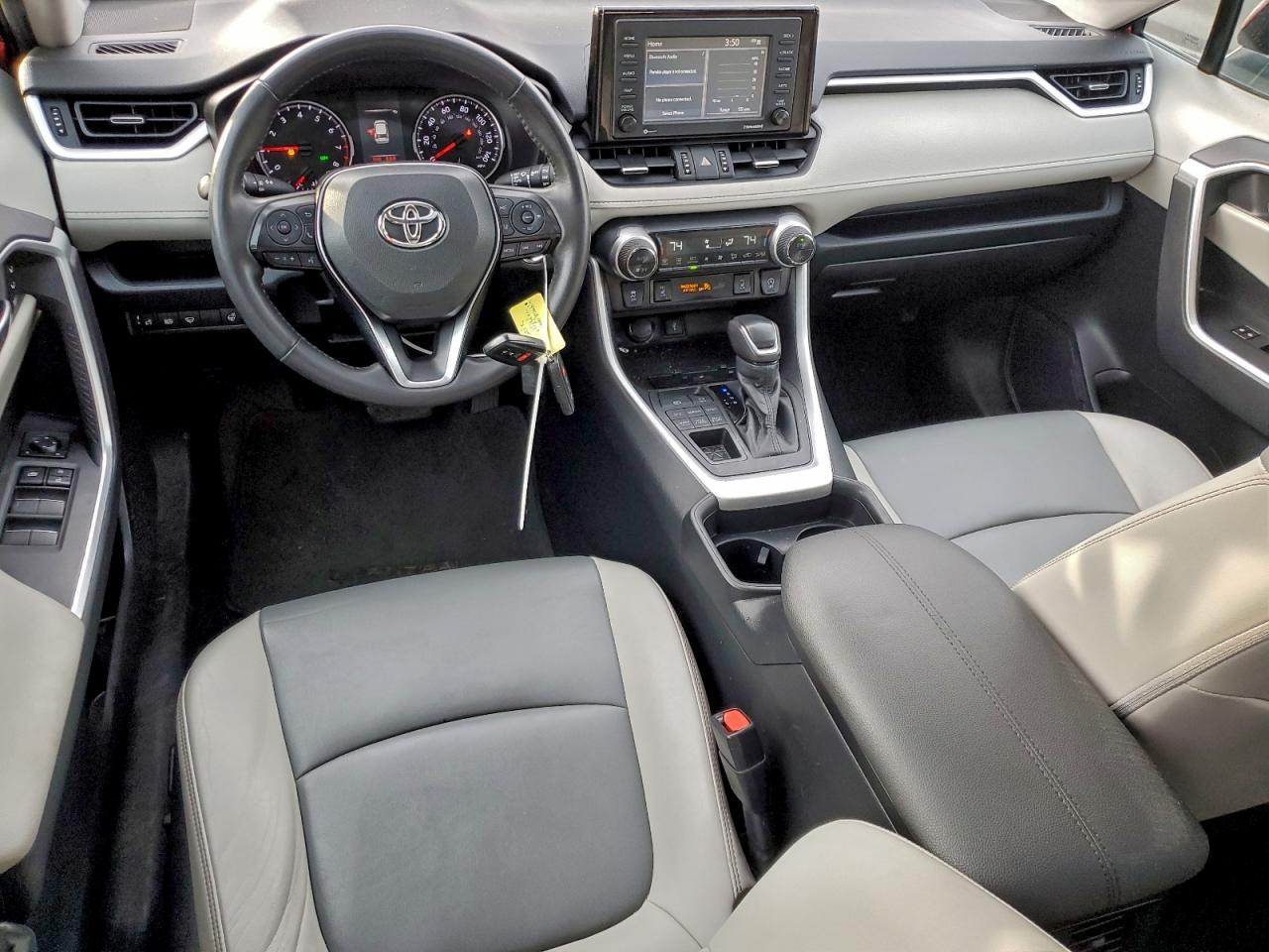 TOYOTA RAV4 XLE PREMIUM