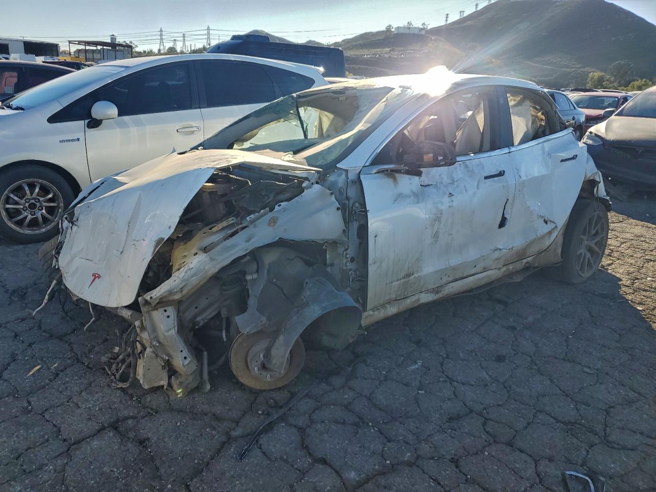 Lot #3311446371 2018 TESLA MODEL 3